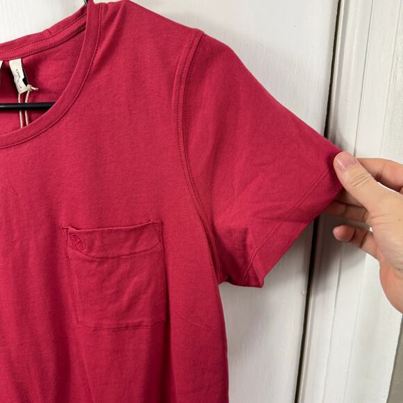 Fjällräven Övik Women’s T-Shirt Raspberry Red Size L — 100% Organic Cotton NWT - Picture 6 of 9